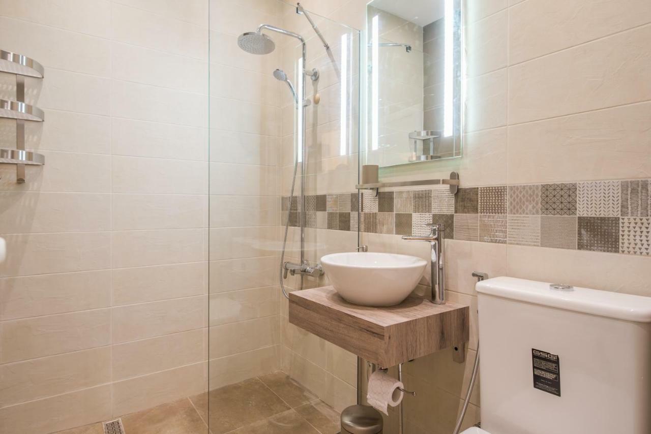 Designer & Luxurious, Business, One Bedroom Apartment In Top Central Sofia By Flat Mаnager Exteriör bild